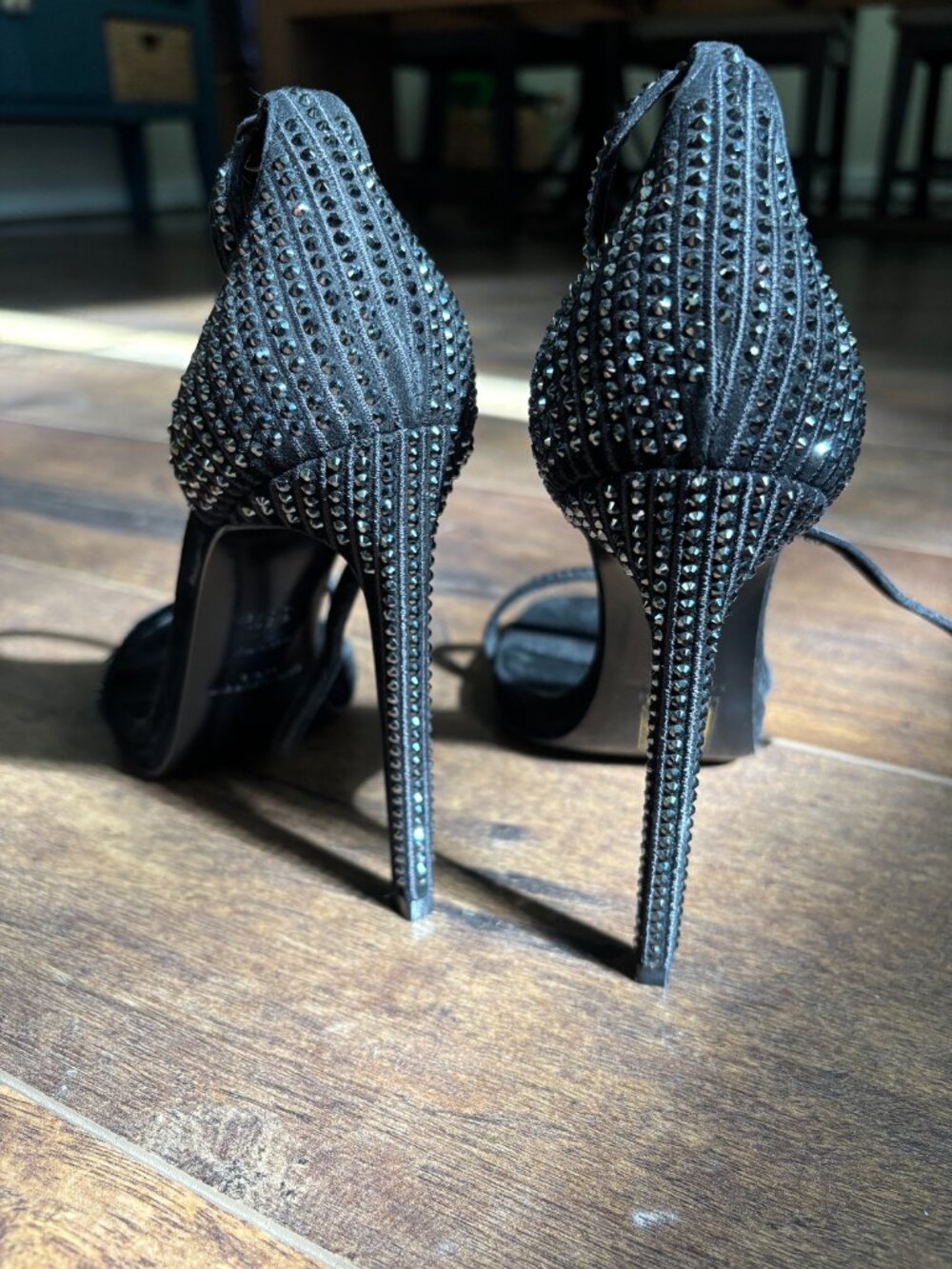 Saint Laurent studded strappy black stiletto - Picture 4 of 11